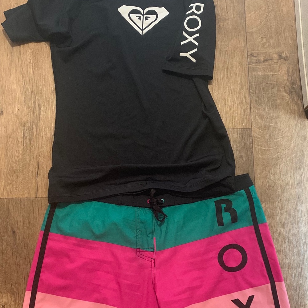 Roxy swimwear set rash guard and trunks
